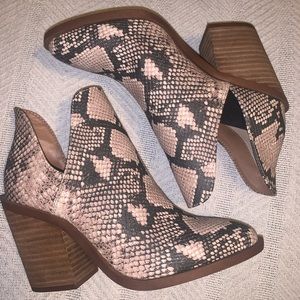 STEVE MADDEN Ankle-High Booties